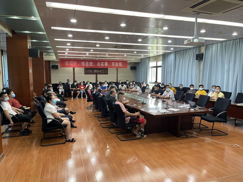 后勤處組織開(kāi)展學(xué)校食堂食品安全操作規(guī)范專(zhuān)題培訓(xùn)